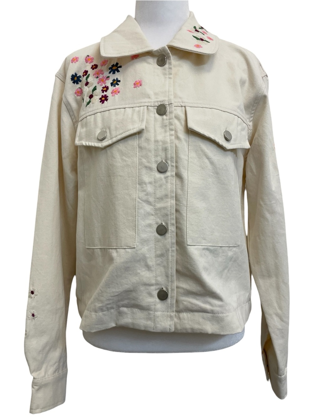 NEW Dolan Anthropologie Cream Floral Embroidered Denim Trucker Jacket - Picture 2 of 11